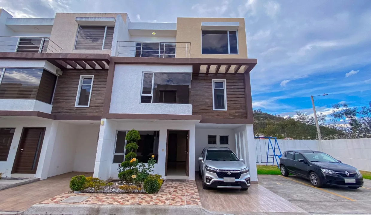 15Casa en Conjunto en Izamba